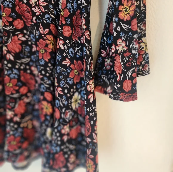NWT AEO Floral Print Bell-sleeve Dress - Picture 2 of 6